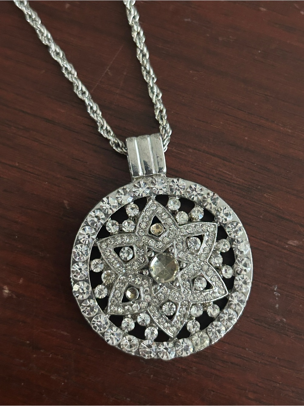 Silver Tone Rhinestone Floral Medallion Pendant Statement Necklace 19”